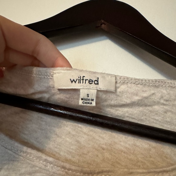 cropped three quarter sleeve aritzia top - Picture 2 of 3